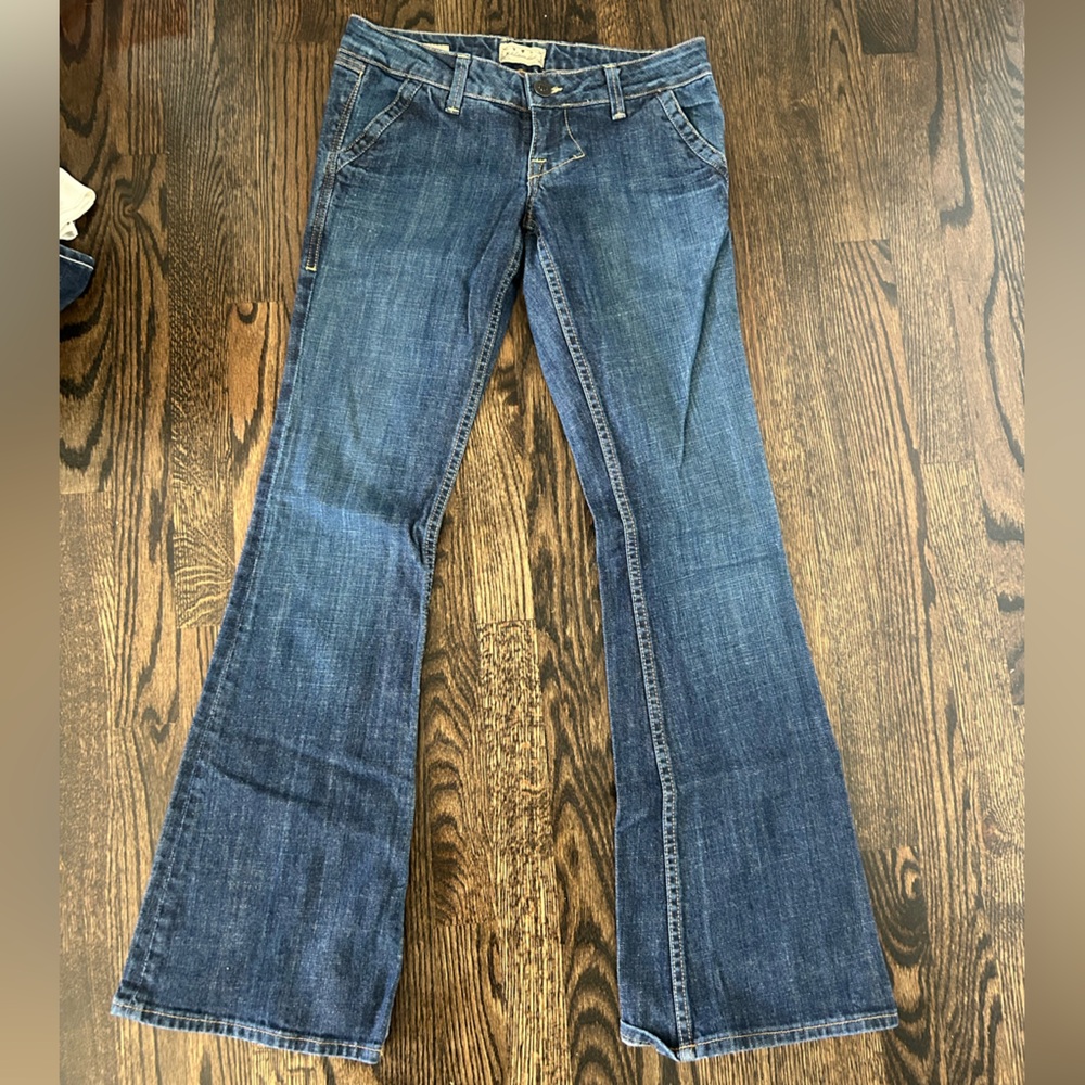 Women’s Low Cut Flare Jeans